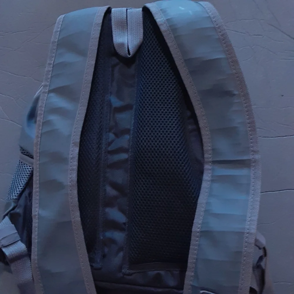 CLASSIC Fashion Collection Drawstring & Zipper Backpack - Picture 10 of 11